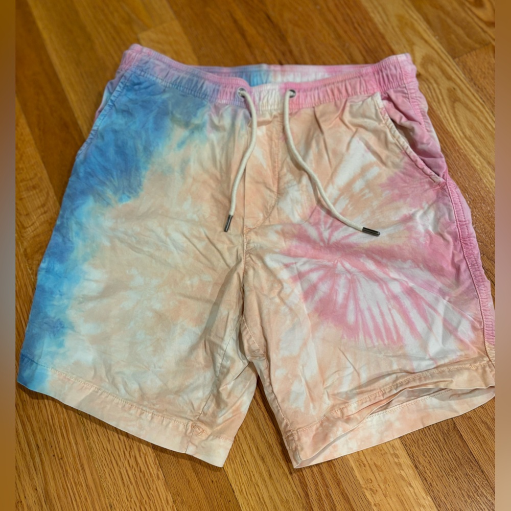 American Eagle Outfitters Rainbow Tie Dye Shorts Mens.  Size XS.